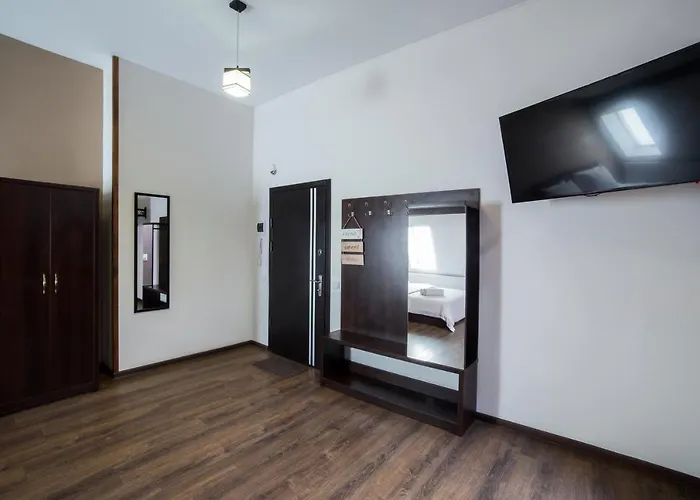 Na Mytniy מלון לבוב